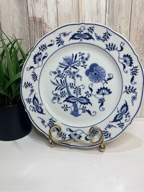 10 1/4” Vintage Blue Danube Dinner Plate